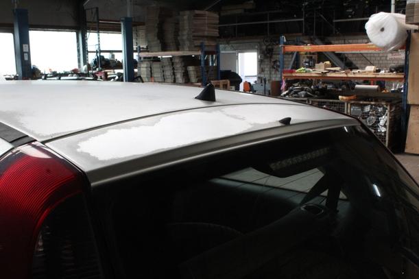 Foto: HECKKLAPPE / HECKDECKEL ( 3-TÜRER ) eines Opel Corsa 1.0 12V SX