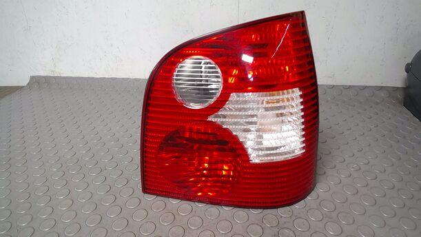 Foto: HECKLEUCHTE/ RÜCKLEUCHTE RECHTS ( VOR FACELIFT ) eines VW Polo 1.2 SX