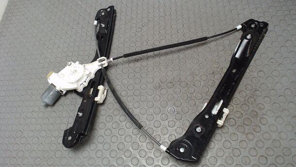 Foto: FENSTERHEBER ELEKTRISCH VORN RECHTS  (4/5 TÜRER) eines BMW 118d DPF SX