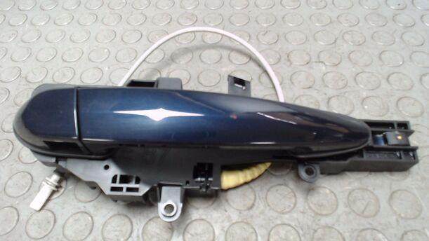 Foto: AUSSENGRIFF VORN RECHTS eines BMW 118d DPF SX