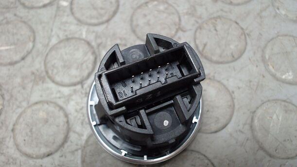 Foto: SCHALTER START - STOP eines BMW 118d DPF SX
