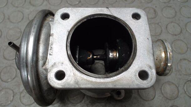 Foto: ABGASRÜCKFÜHRUNGSVENTIL ( AGR ) eines BMW 118d DPF SX