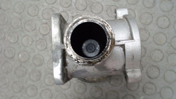 Foto: ABGASRÜCKFÜHRUNGSVENTIL ( AGR ) eines BMW 118d DPF SX