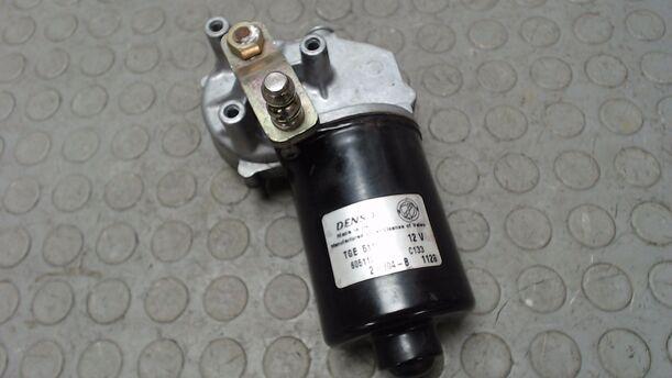 Foto: SCHEIBENWISCHERMOTOR VORN eines Fiat Stilo 1.2 16V SX