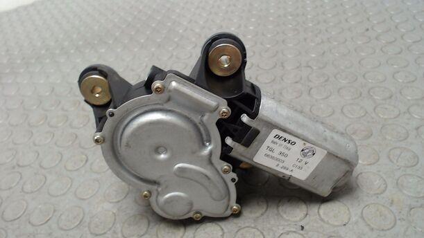 Foto: SCHEIBENWISCHERMOTOR HINTEN eines Fiat Stilo 1.2 16V SX
