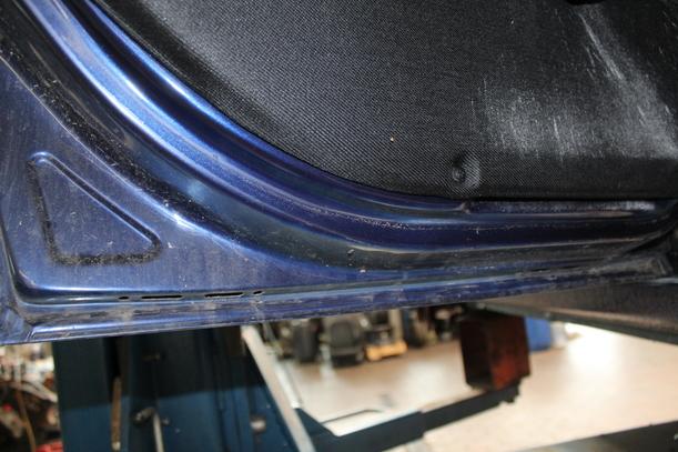 Foto: TÜR HINTEN LINKS eines Opel Corsa 12V SX