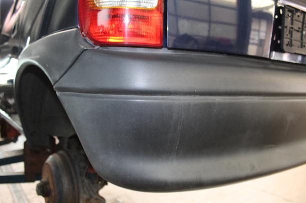 Foto: STOSSFÄNGER/ STOßSTANGE HINTEN eines Opel Corsa 12V SX