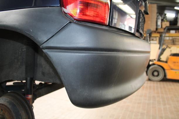 Foto: STOSSFÄNGER/ STOßSTANGE HINTEN eines Opel Corsa 12V SX