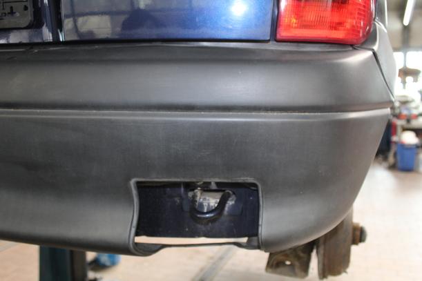 Foto: STOSSFÄNGER/ STOßSTANGE HINTEN eines Opel Corsa 12V SX