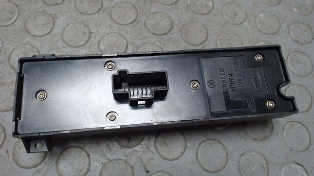 Foto: FENSTERHEBERSCHALTER VORN LINKS eines Ford Focus C-MAX 1.6 TDCi DPF