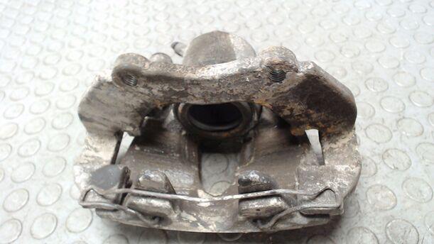 Foto: BREMSSATTEL VORN LINKS eines Ford Focus C-MAX 1.6 TDCi DPF