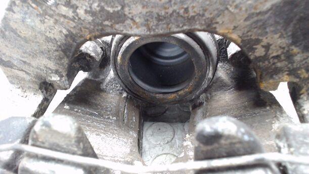 Foto: BREMSSATTEL VORN LINKS eines Ford Focus C-MAX 1.6 TDCi DPF