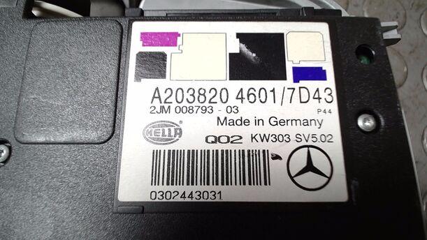 Foto: INNENRAUMLEUCHTE/ INNENLEUCHTE eines Mercedes-Benz C 220 T CDI