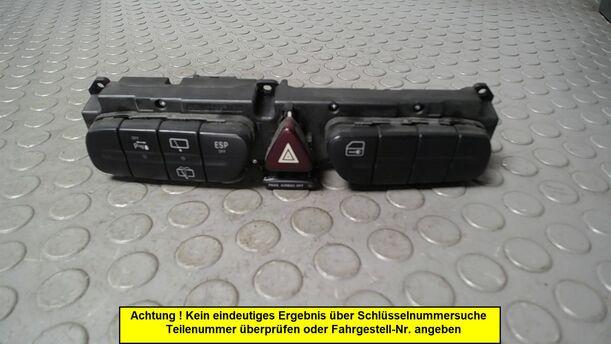 Foto: SCHALTERLEISTE MITTELKONSOLE eines Mercedes-Benz C 220 T CDI