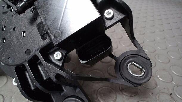 Foto: SCHEIBENWISCHERMOTOR HINTEN eines VW Golf Plus 1.6