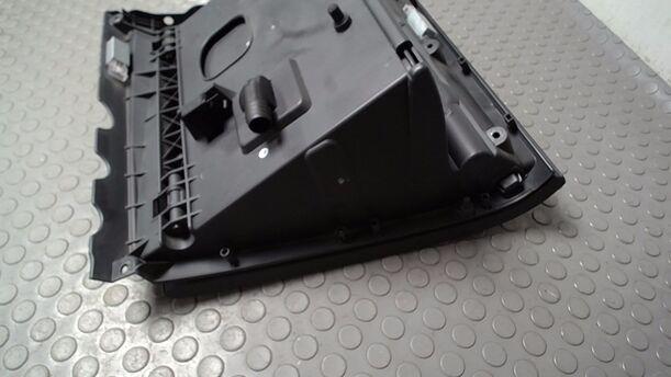 Foto: HANDSCHUHFACH eines VW Golf Plus 1.6