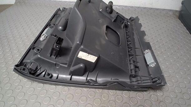 Foto: HANDSCHUHFACH eines VW Golf Plus 1.6