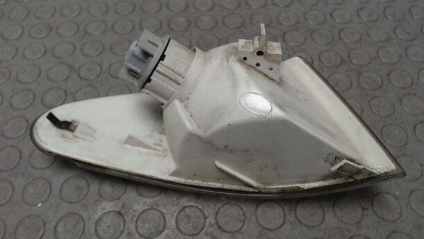 Foto: BLINKER LINKS eines Ford Mondeo