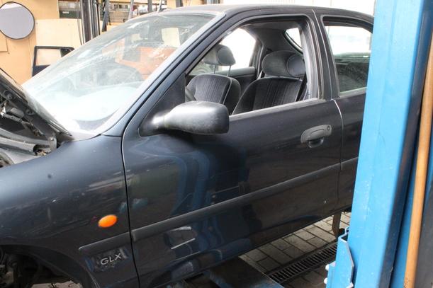Foto: TÜR VORN LINKS eines Ford Mondeo
