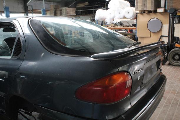 Foto: HECKKLAPPE / HECKDECKEL ( LIMOUSINE ) eines Ford Mondeo