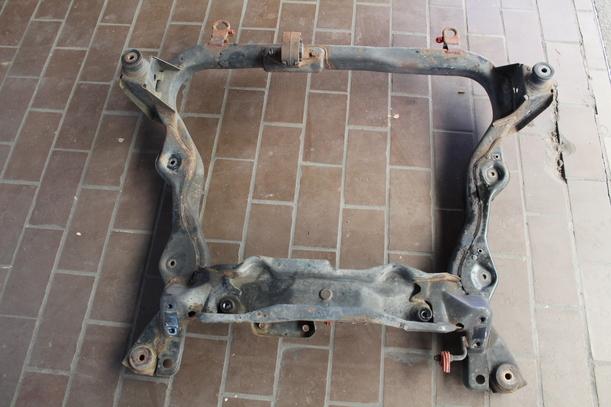 Foto: ACHSE VORN / VORDERACHSE eines Ford Mondeo