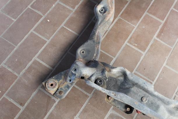 Foto: ACHSE VORN / VORDERACHSE eines Ford Mondeo