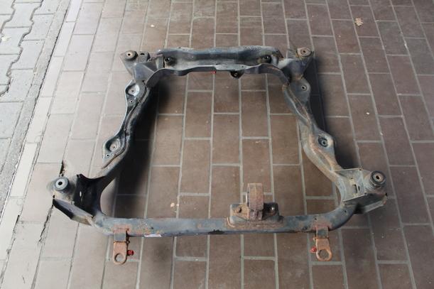 Foto: ACHSE VORN / VORDERACHSE eines Ford Mondeo