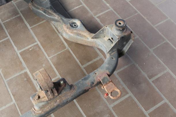 Foto: ACHSE VORN / VORDERACHSE eines Ford Mondeo