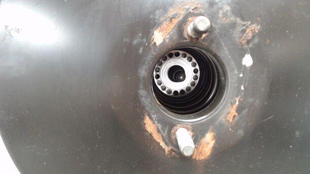 Foto: BREMSKRAFTVERSTÄRKER eines Ford Mondeo