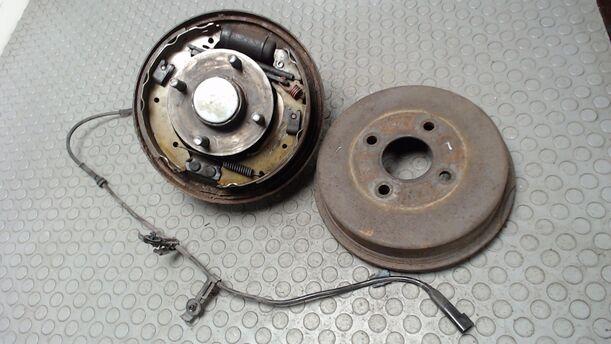 Foto: ACHSSCHENKEL HINTEN LINKS eines Ford Mondeo