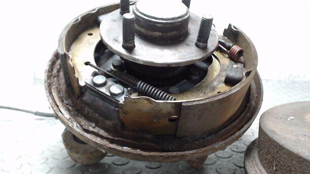 Foto: ACHSSCHENKEL HINTEN LINKS eines Ford Mondeo