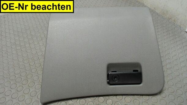 Foto: HANDSCHUHFACH eines Ford Mondeo