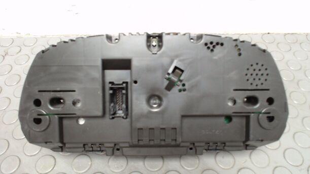 Foto: TACHOEINHEIT / KOMBIINSTRUMENT eines BMW 118d DPF