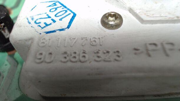Foto: INSTRUMENTENTAFEL eines Opel Tigra 1.4i 16V