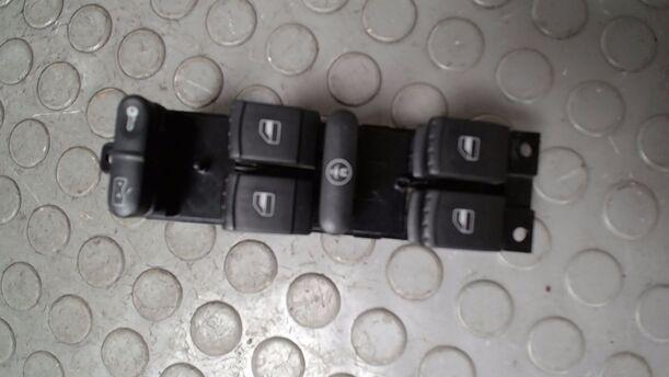 Foto: FENSTERHEBERSCHALTER eines VW Golf Variant 1.9 TDI