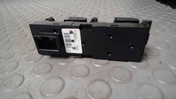 Foto: FENSTERHEBERSCHALTER eines VW Golf Variant 1.9 TDI