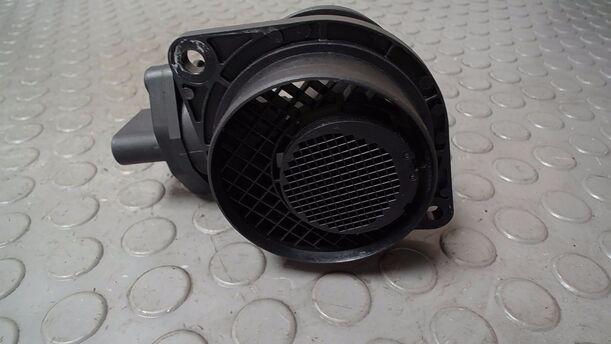 Foto: LUFTMASSENMESSER BOSCH eines VW Golf Variant 1.9 TDI