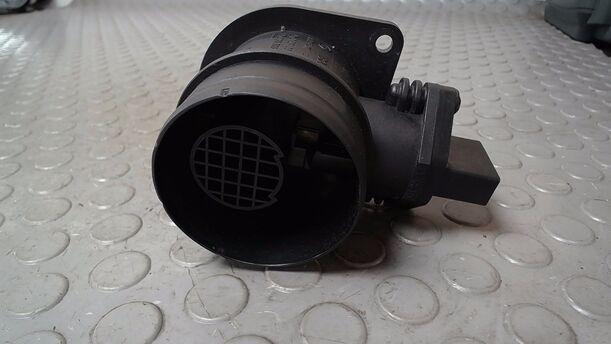 Foto: LUFTMASSENMESSER BOSCH eines VW Golf Variant 1.9 TDI