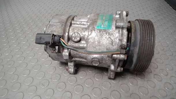 Foto: KOMPRESSOR KLIMAANLAGE eines VW Golf Variant 1.9 TDI Comfortline