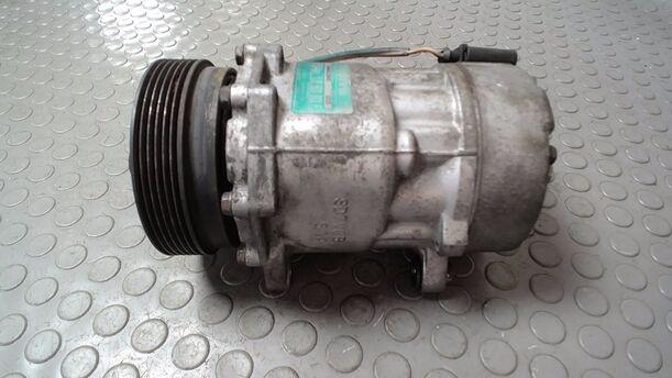 Foto: KOMPRESSOR KLIMAANLAGE eines VW Golf Variant 1.9 TDI Comfortline