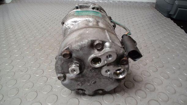 Foto: KOMPRESSOR KLIMAANLAGE eines VW Golf Variant 1.9 TDI Comfortline