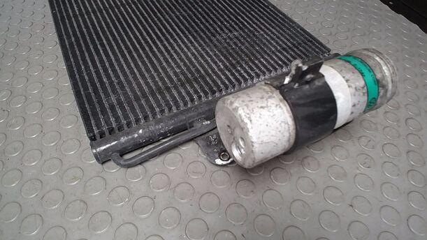 Foto: KONDENSATOR KLIMAANLAGE eines VW Golf Variant 1.9 TDI