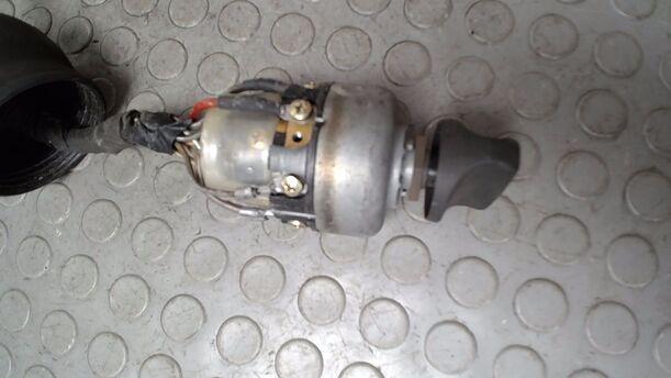 Foto: LICHTSCHALTER eines MERCEDES-BENZ 200D