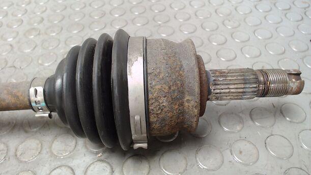 Foto: ANTRIEBSWELLE LINKS eines Fiat Panda 1.1