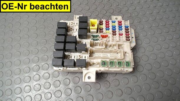 Foto: SICHERUNGSKASTEN/ RELAISKASTEN eines Mitsubishi Colt CZ3 1.1