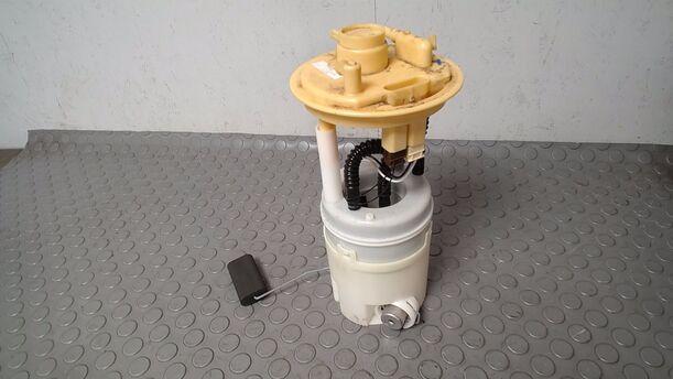Foto: KRAFTSTOFFPUMPE eines Mitsubishi Colt CZ3 1.1