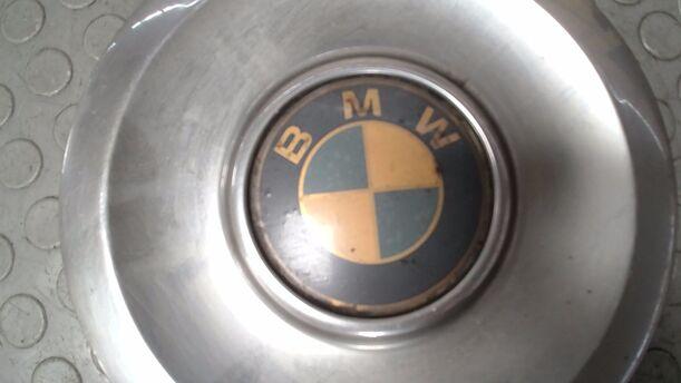 Foto: RADKAPPE/ RADZIERDECKEL eines BMW 520i