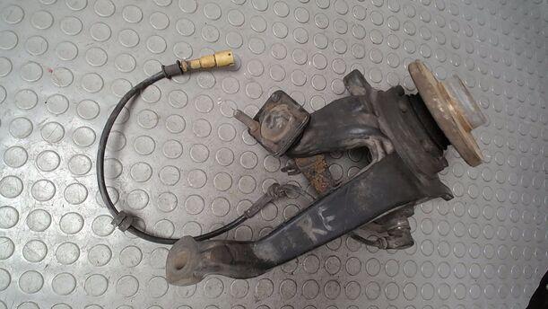 Foto: ACHSSCHENKEL VORN RECHTS ( ABS/ 5-LOCH ) eines Renault R 25 V6 Injection