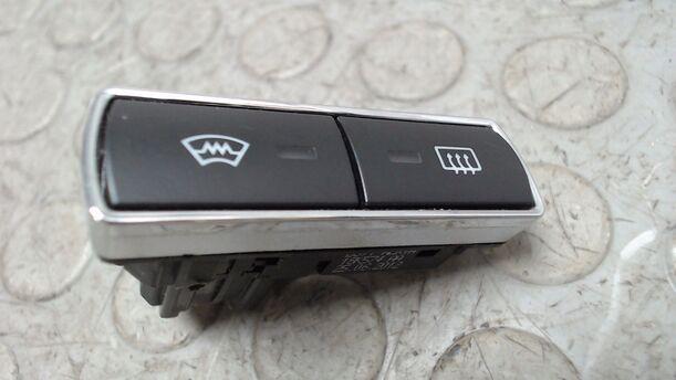 Foto: SCHALTER FRONT / HECKSCHEIBENHEIZUNG eines Ford Galaxy 2.0 TDCi DPF TX