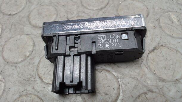 Foto: SCHALTER FRONT / HECKSCHEIBENHEIZUNG eines Ford Galaxy 2.0 TDCi DPF TX